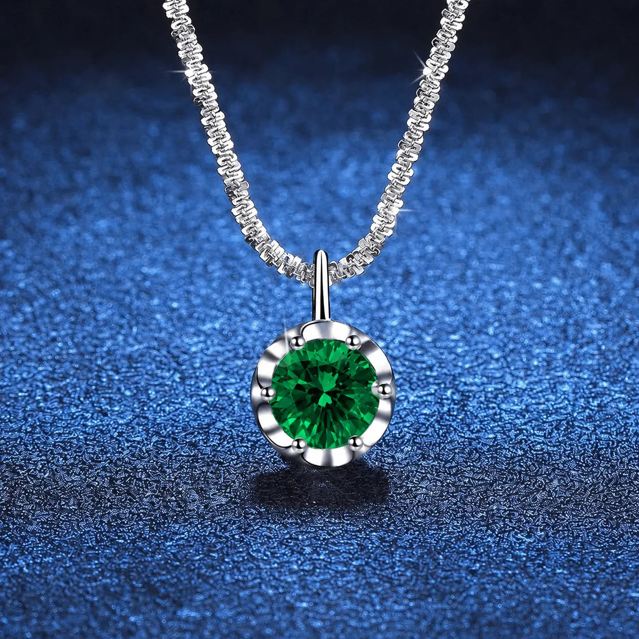 Colar Feminino em Prata 925 com Pendente Brilhante