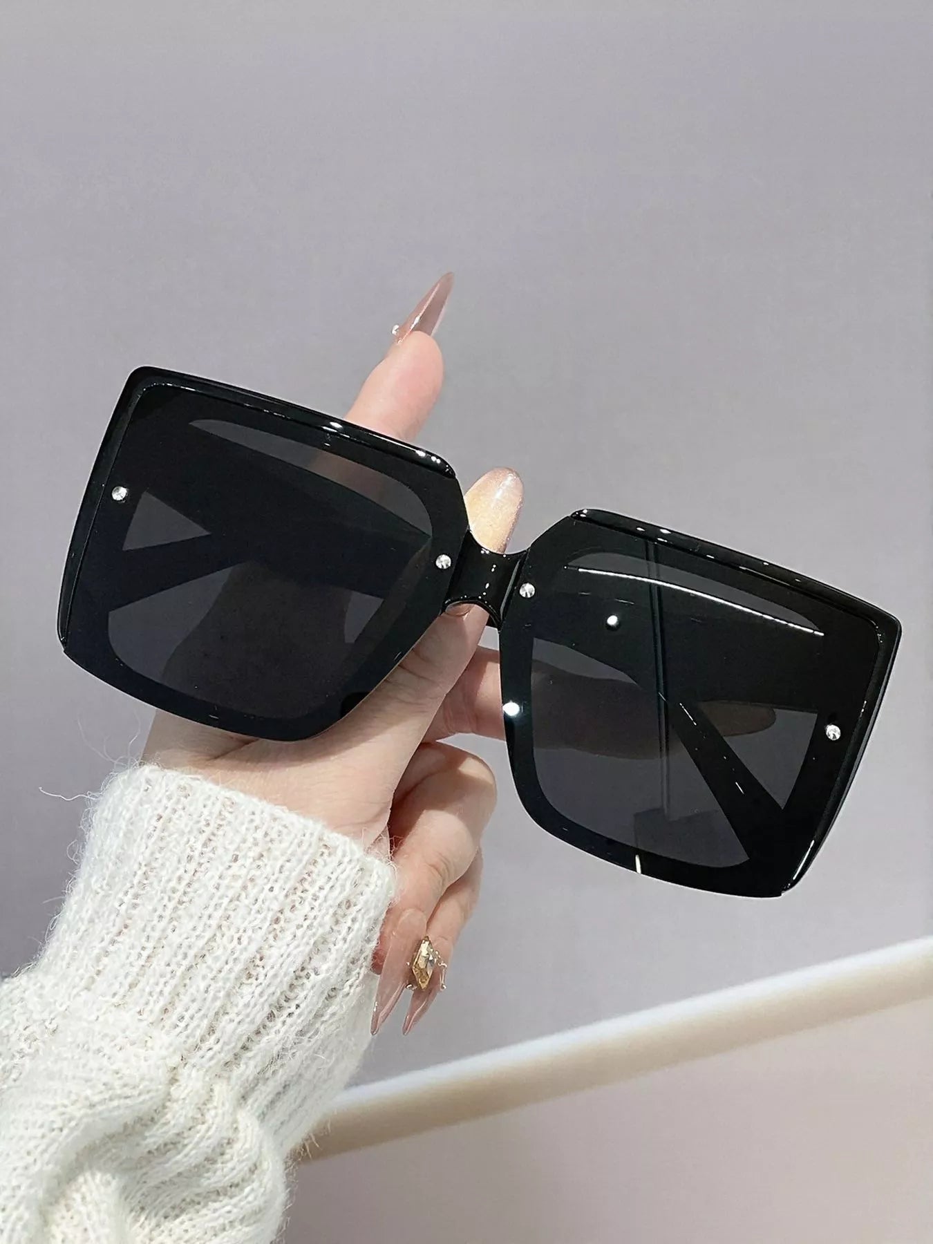 Óculos de sol femininos oversized pretos com lentes degradê UV400