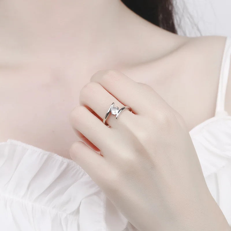 Anel feminino em prata 925 com pedra de zircónia