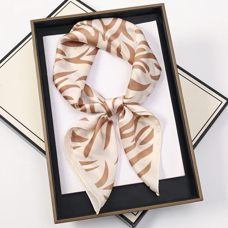 Lenço Feminino Estampado 70 × 70 cm – Toque Acetinado