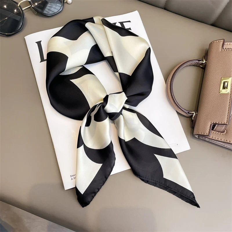 Lenço Feminino Estampado 70 × 70 cm – Toque Acetinado