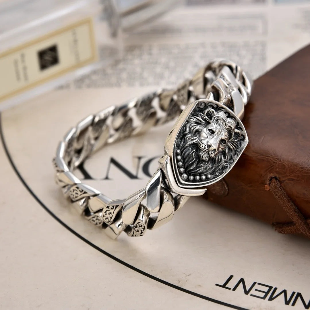 Pulseira vintage em prata 925 com detalhe de leão